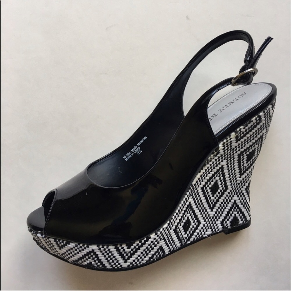 🆕 Audrey Brooke Black & White Wedge